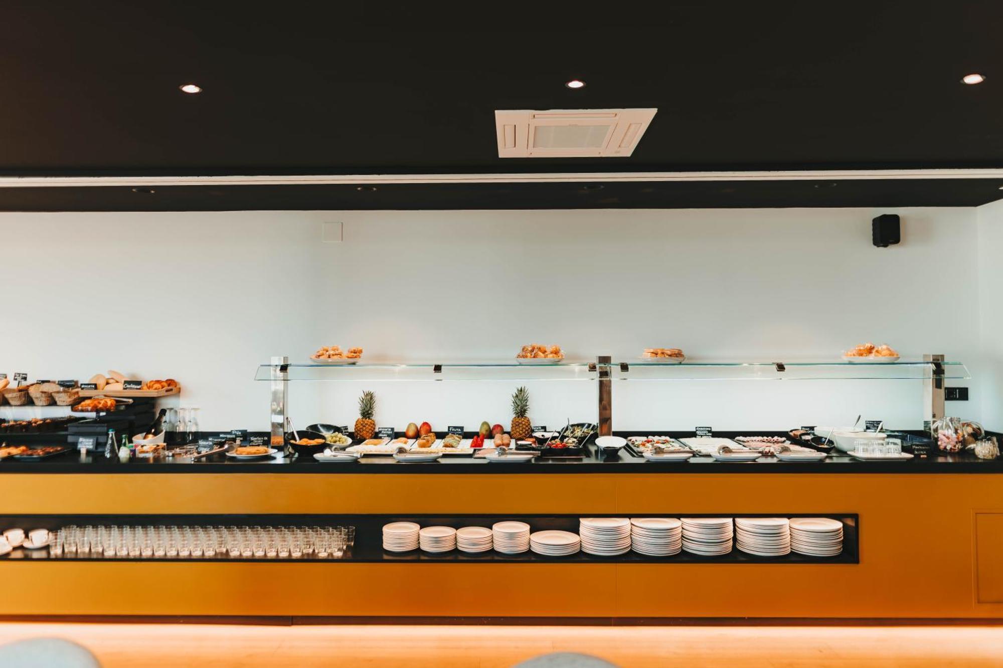 Hotel Malaga Nostrum Airport Bagian luar foto