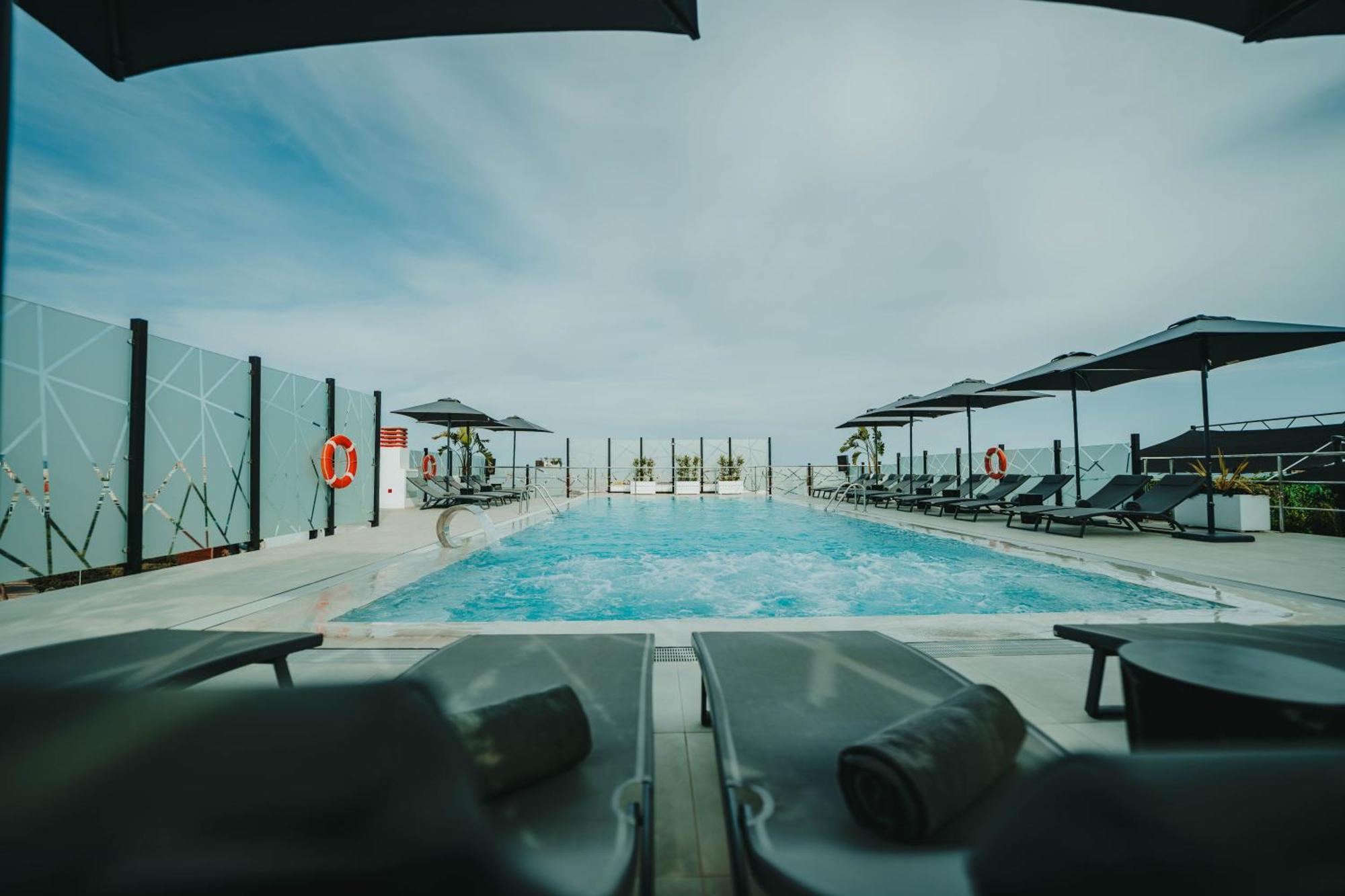 Hotel Malaga Nostrum Airport Bagian luar foto